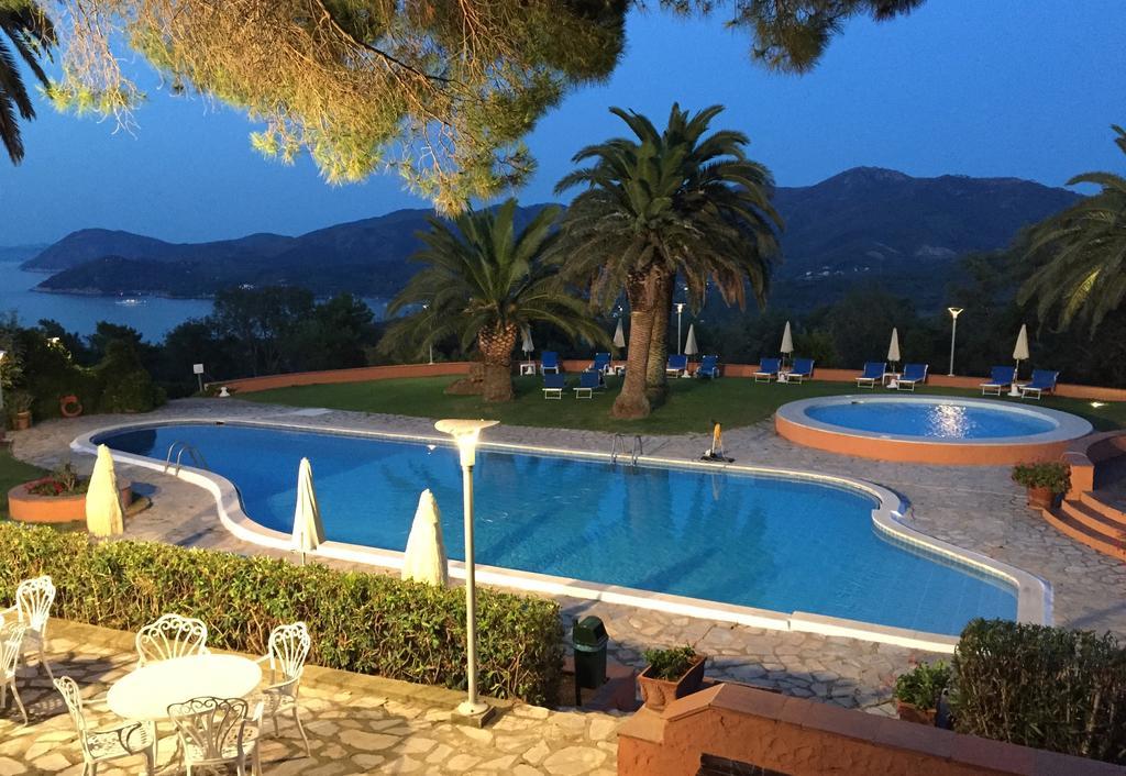 Resort Le Picchiaie Portoferraio Exterior photo