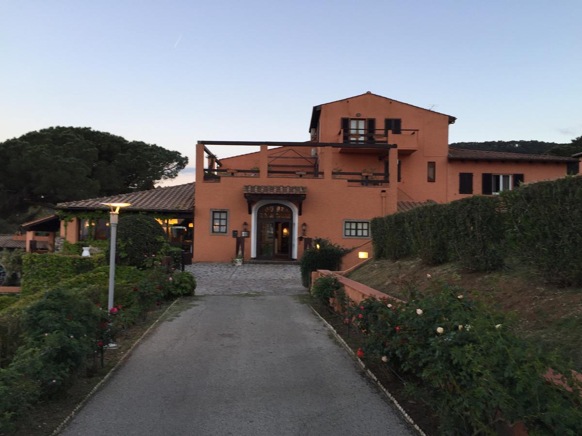 Resort Le Picchiaie Portoferraio Exterior photo